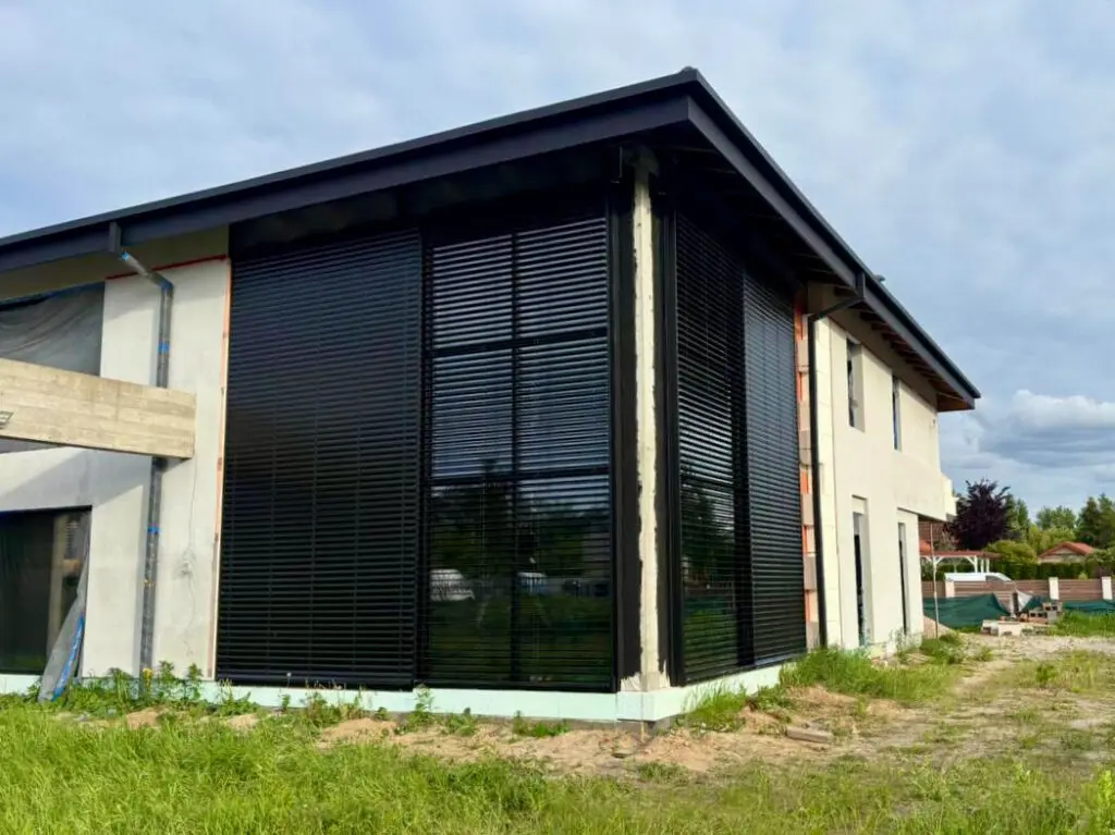 Realizacja Homekoncept 60 okna aluminiowe fasadowe Warszawa — Realizacja – Homekoncept 60