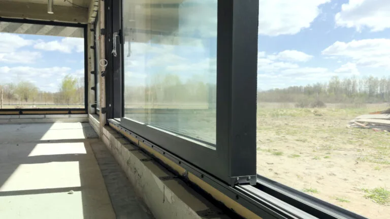 Realizacja Homekoncept 79 w Warszawie, okna aluminiowe — baner wpisu